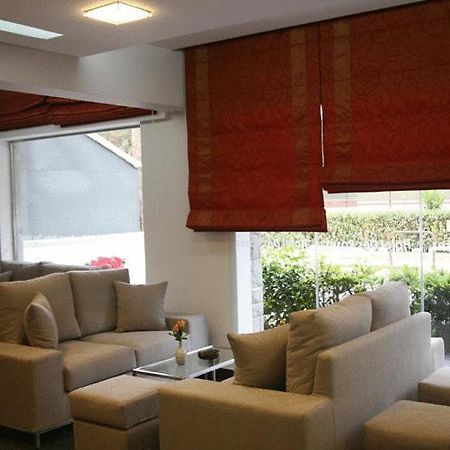 Hotel Des Roses Athena Bagian luar foto